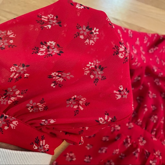 Madewell V-Neck Peplum Top in Little Lilies - Picture 10 of 11